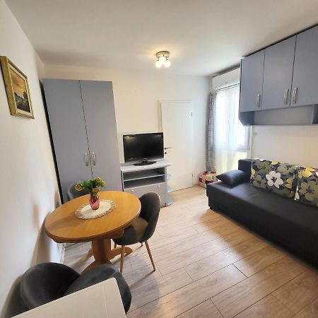 Mali apartman u centru Makarska Exterior foto